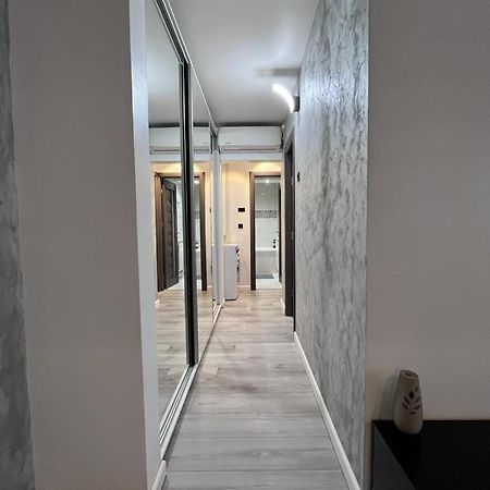 Elegant & Silver Luxury Apartament 克拉奥华 外观 照片